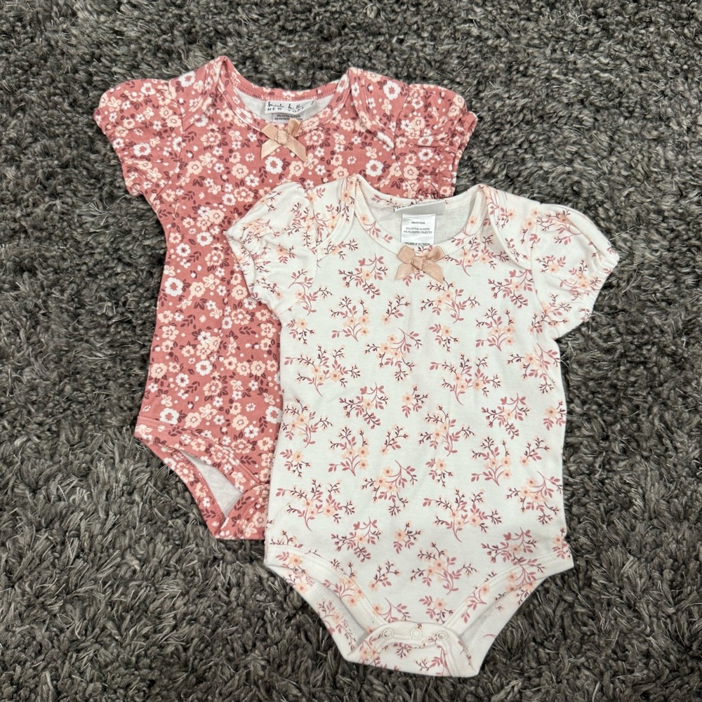 Nicole Miller Baby Floral Bodysuits in Rose/Cream, Size 3-6 Months